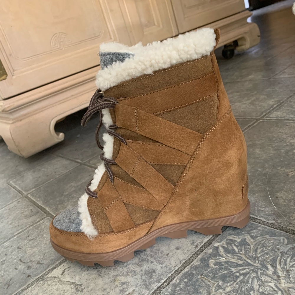 SOREL Booties. Size 7